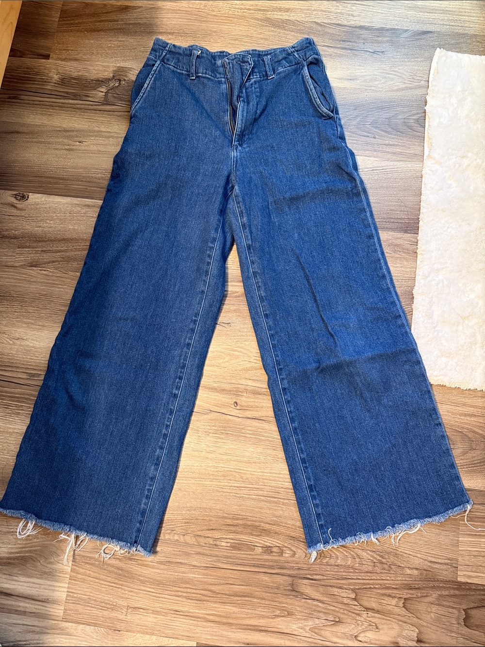 Uniqlo Wide-Leg Jeans in Dark Blue Denim - size 4 , 26-27